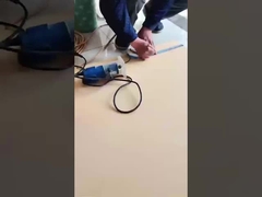 竹炭突板パネルの溝入れとコーナー曲げ