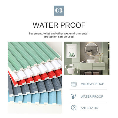 8.5mmの木製のプラスチック グリルWPCは壁パネルに防水ペンキ フルーティングを施さなかった